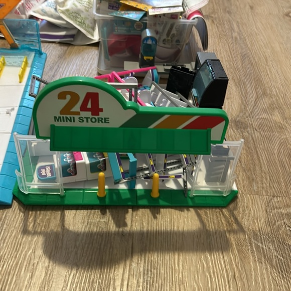 Mini brands 3 sets all for 1 price - Picture 3 of 4